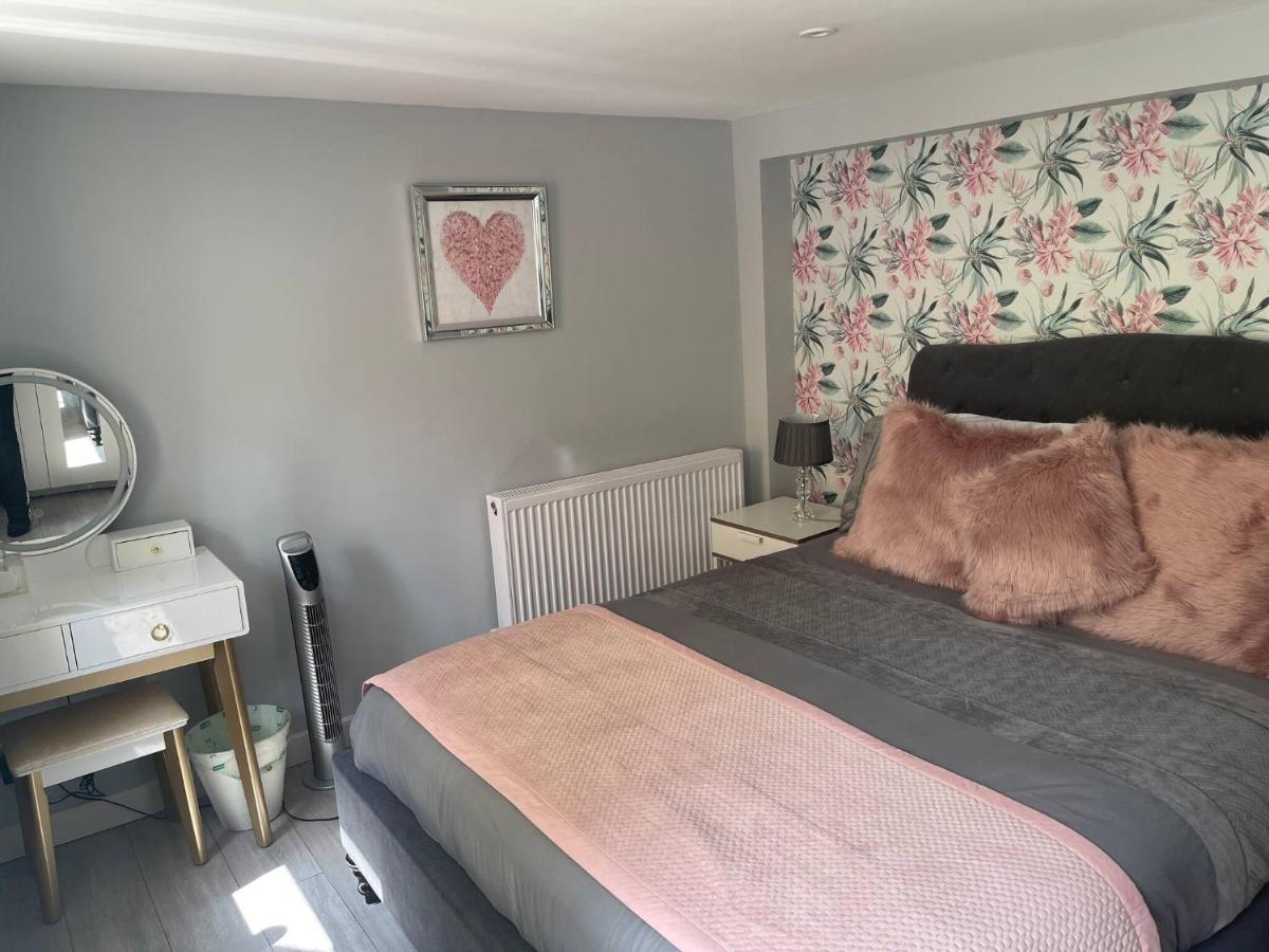 Entire 2 Bed Flat With Garden, Located Near Beach Apartman Brighton Kültér fotó
